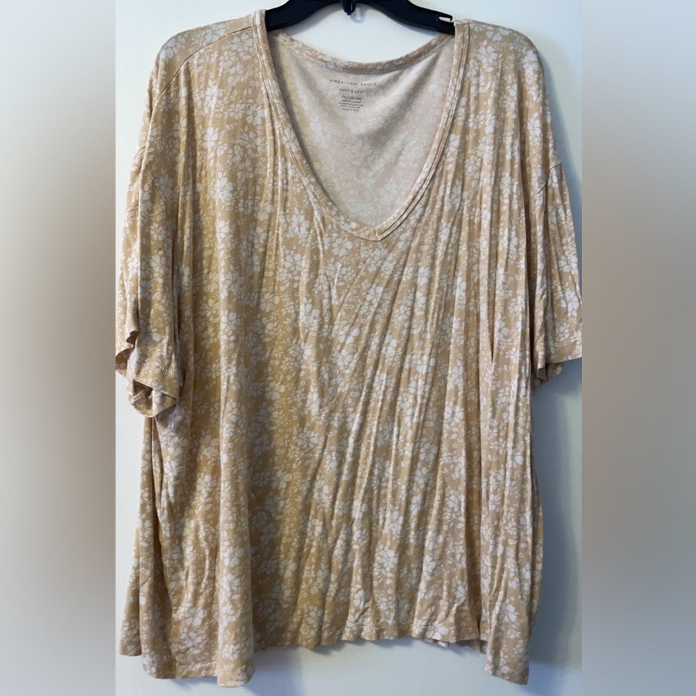 Womens AE tee